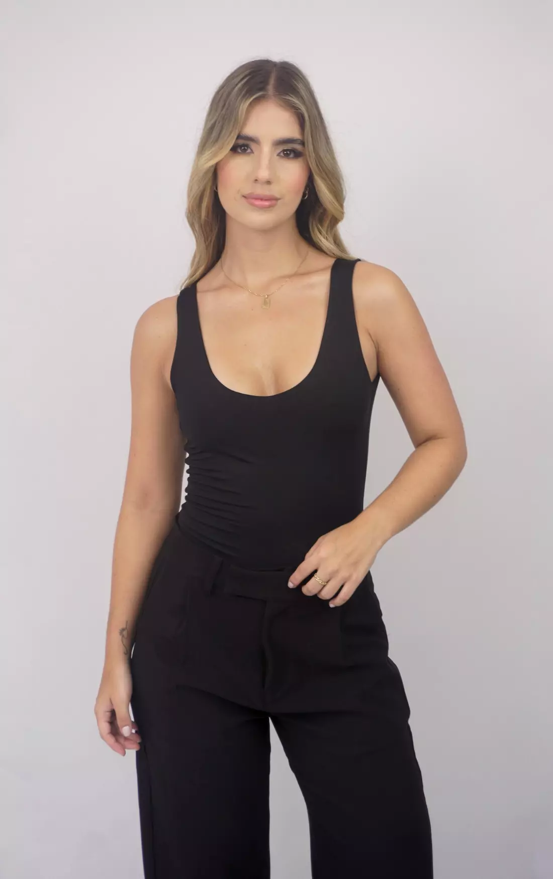 BODY LAURA