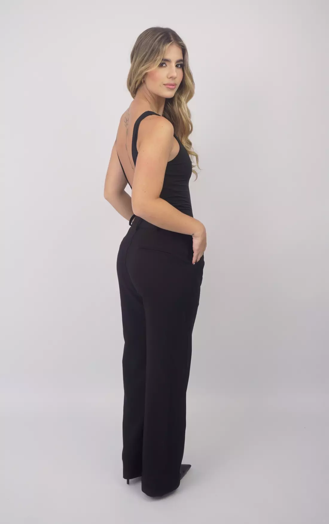 BODY LAURA